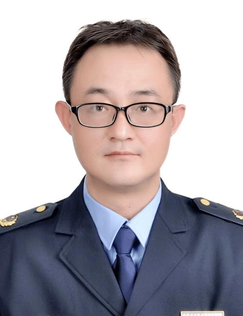 刘艳洋乌达区市场监管局登记注册室主任,从事市场主体登记注册和数据